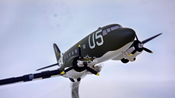 Douglas C-47 Skytrain 2100558 - Image 2